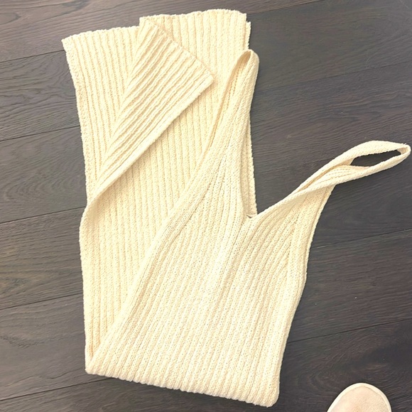 Cream toned sleeveless cotton knit long side split cardigan. - Picture 4 of 5